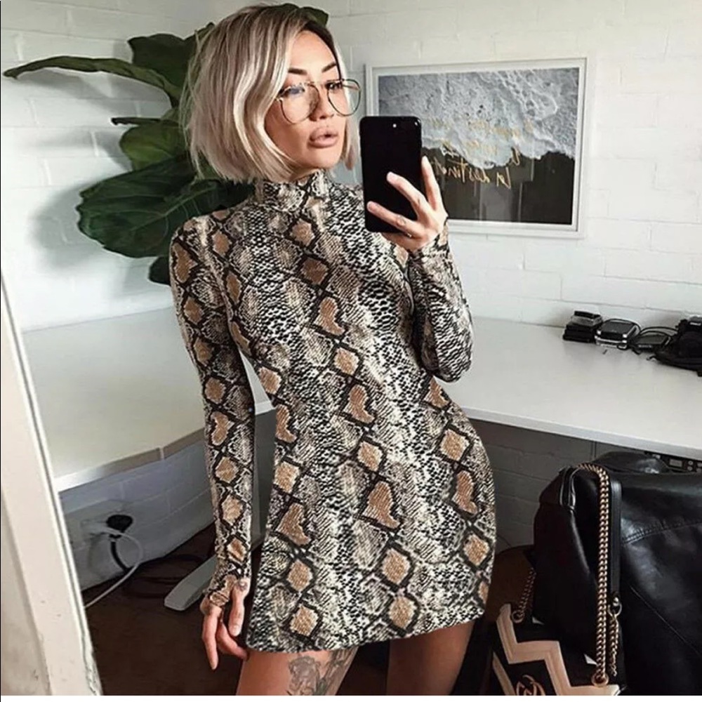 🆕 ↙️ SNAKE SKIN LONG SLEEVE MINI